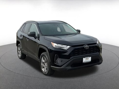 Used 2025 Toyota RAV4 LE image 3