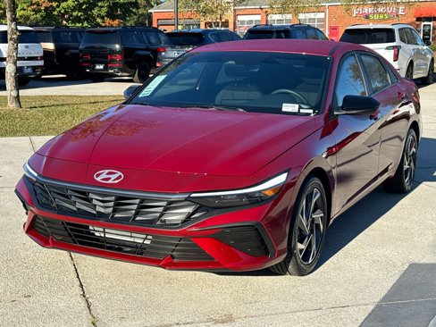 Certified 2025 Hyundai Elantra Sport image 1