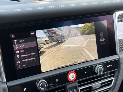 New 2026 Porsche Macan GTS image 27