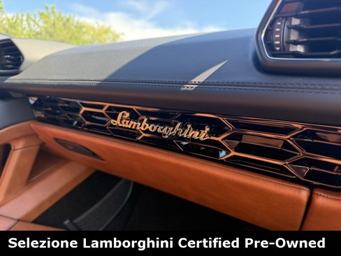 Used 2021 Lamborghini Huracan EVO image 14
