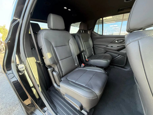 Used 2023 Chevrolet Traverse LT w/ LT Premium Package image 34