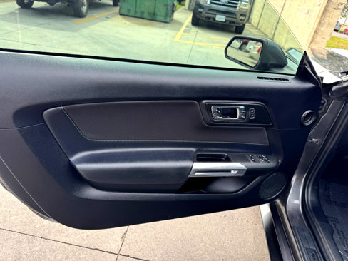 Used 2017 Ford Mustang Coupe image 11