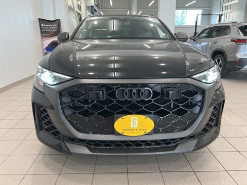 New 2025 Audi RS Q8 performance image 2