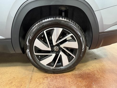Used 2025 Volkswagen Atlas SE image 92