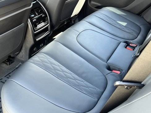 Used 2025 BMW X5 M60i image 21