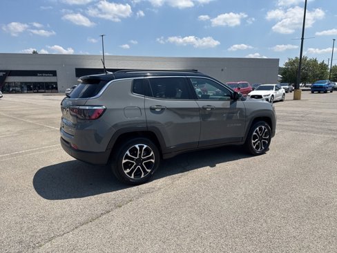 Used 2024 Jeep Compass Limited image 6