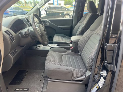 Used 2021 Nissan Frontier SV image 15