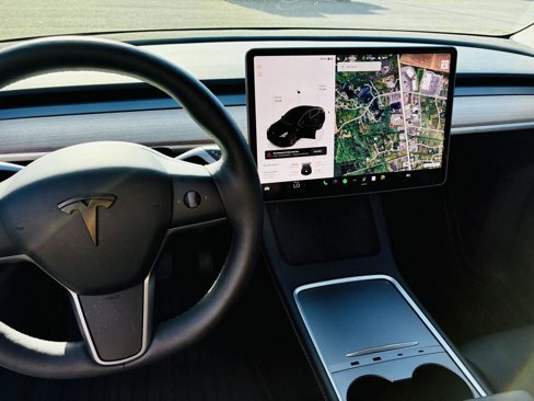 Used 2025 Tesla Model Y Long Range image 25