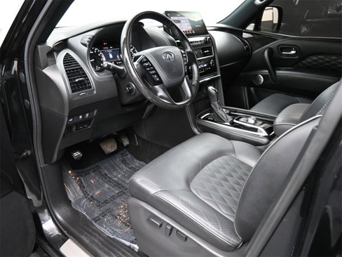 Used 2024 INFINITI QX80 Sensory image 2