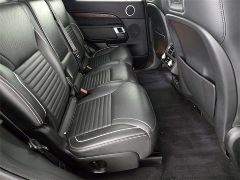 Used 2022 Land Rover Discovery S R-Dynamic image 17