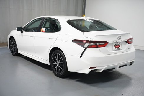 Certified 2024 Toyota Camry SE image 6