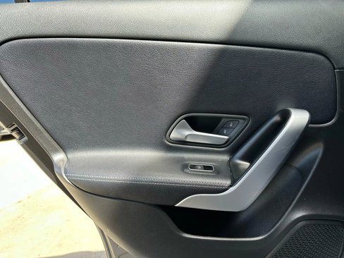 Used 2020 Mercedes-Benz A 220 image 11