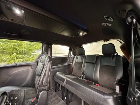 Used 2019 Dodge Grand Caravan SXT w/ Driver Convenience Group image 34
