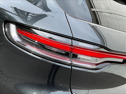 New 2026 Porsche Macan image 25