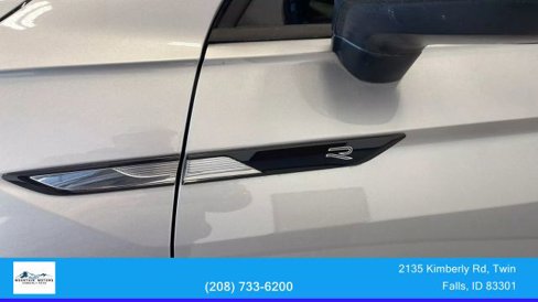 Used 2022 Volkswagen Tiguan SE R-Line image 10