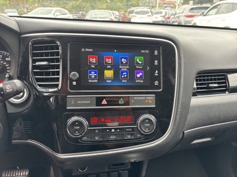 Used 2019 Mitsubishi Outlander AWD image 18