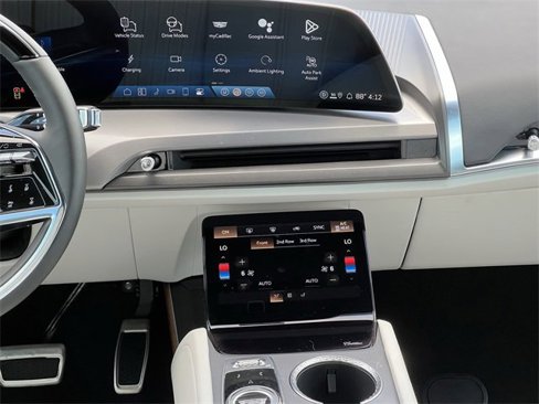 Certified 2026 Cadillac Vistiq Sport image 15