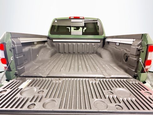 Used 2024 Nissan Frontier SV w/ SV Convenience Package image 33