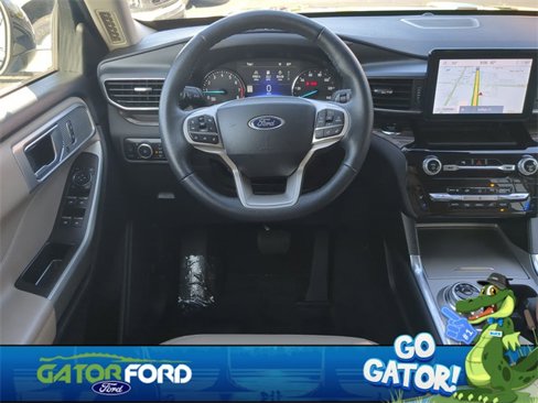 Used 2023 Ford Explorer Limited image 18