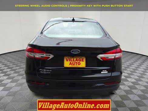 Used 2019 Ford Fusion SE image 3