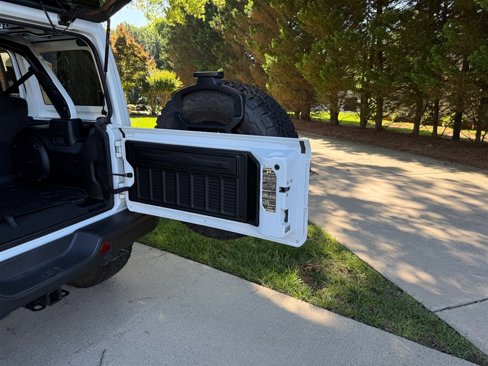 Used 2021 Jeep Wrangler Unlimited Rubicon w/ Trailer Tow Package image 67