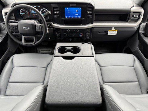 New 2025 Ford F550 4x4 Regular Cab Super Duty image 15
