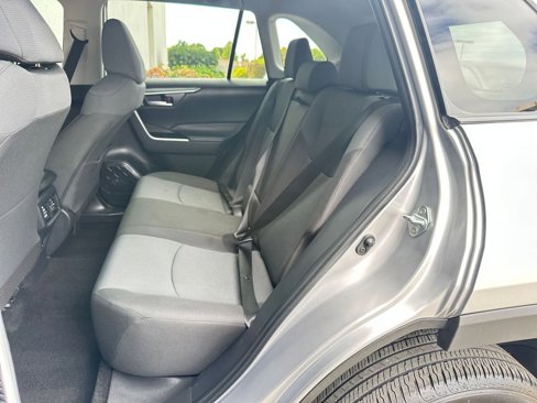 Used 2025 Toyota RAV4 XLE image 37