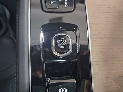 New 2026 Volvo XC90 B6 Plus image 14
