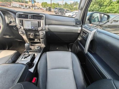 Used 2022 Toyota 4Runner SR5 Premium image 18
