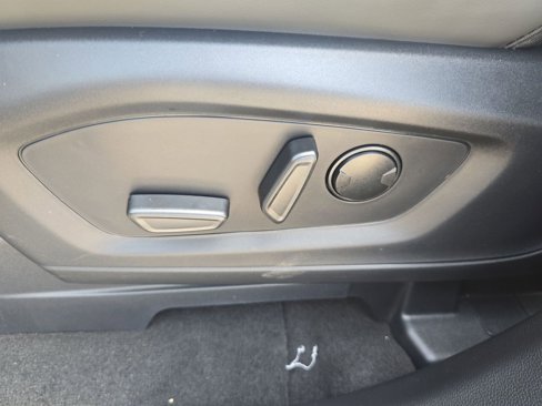 New 2025 Ford Explorer Active w/ Active Comfort Package image 10