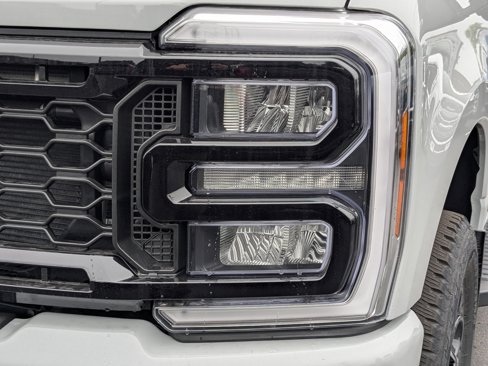 New 2026 Ford F250 Lariat w/ Black Appearance Package image 10
