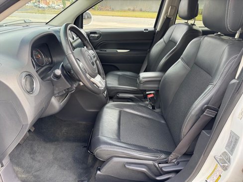 Used 2017 Jeep Compass Latitude image 6