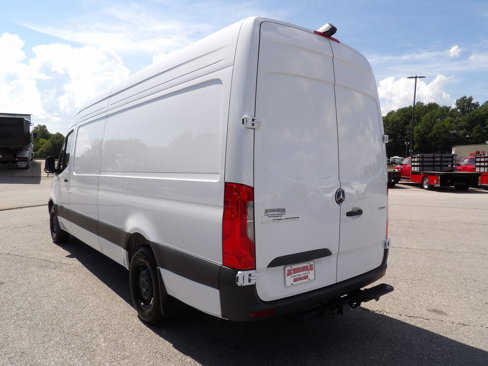 Used 2025 Mercedes-Benz Sprinter 2500 image 5