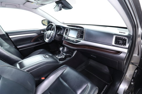 Used 2019 Toyota Highlander AWD V6 image 15