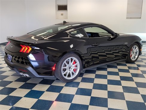 Used 2024 Ford Mustang GT Premium image 8