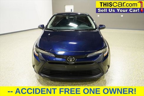 Used 2025 Toyota Corolla LE image 2