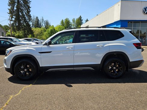 New 2025 Volkswagen Atlas Peak Edition SE image 2