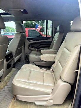 Used 2019 Chevrolet Suburban Premier image 8