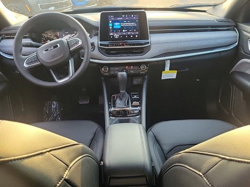 New 2025 Jeep Compass Latitude image 6