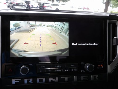 Certified 2025 Nissan Frontier SV image 27