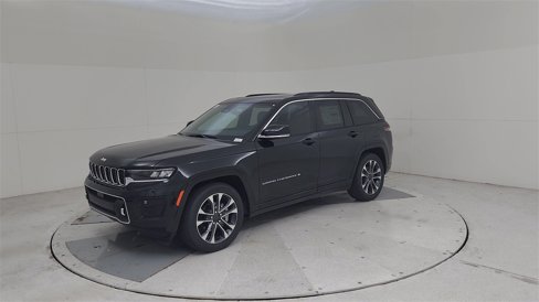 New 2025 Jeep Grand Cherokee Overland w/ Luxury Tech Group IV image 7