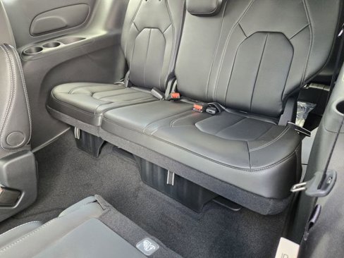 New 2025 Chrysler Pacifica Select image 23