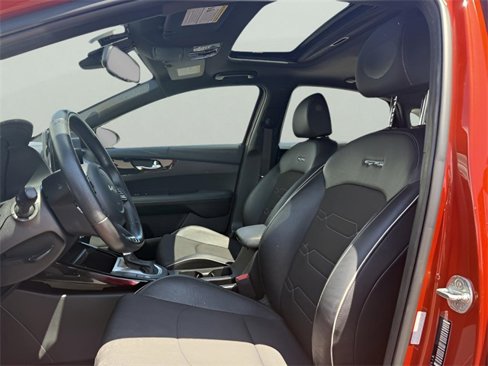 Used 2023 Kia Forte GT-Line w/ GT-Line Premium Package image 9