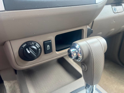 Used 2016 Nissan Frontier SV image 12
