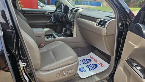 Used 2019 Lexus GX 460 w/ Navigation Package image 31