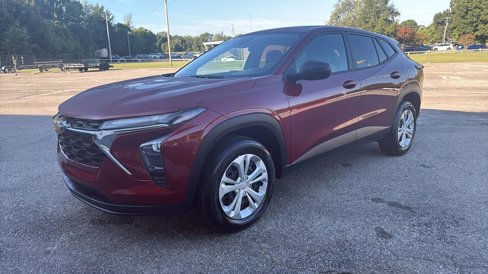 Used 2025 Chevrolet Trax LS image 1