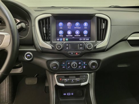 Used 2024 GMC Terrain SLT image 32