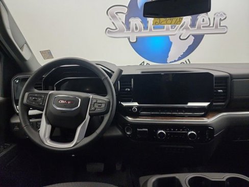 Used 2024 GMC Sierra 3500 SLE w/ SLE Convenience Package image 17