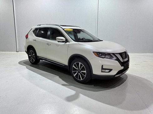 Used 2017 Nissan Rogue SL image 2