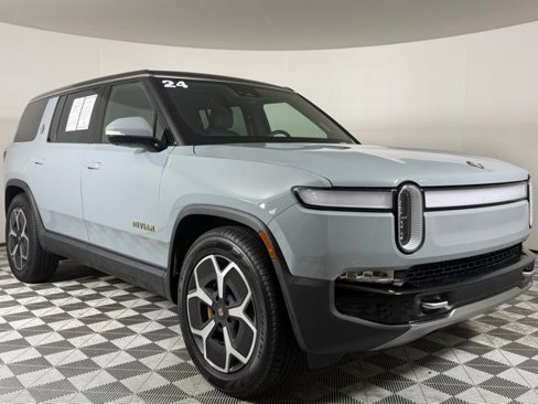 Used 2024 Rivian R1S Adventure image 10